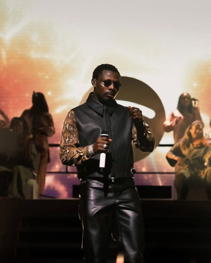 ASAKE live performance